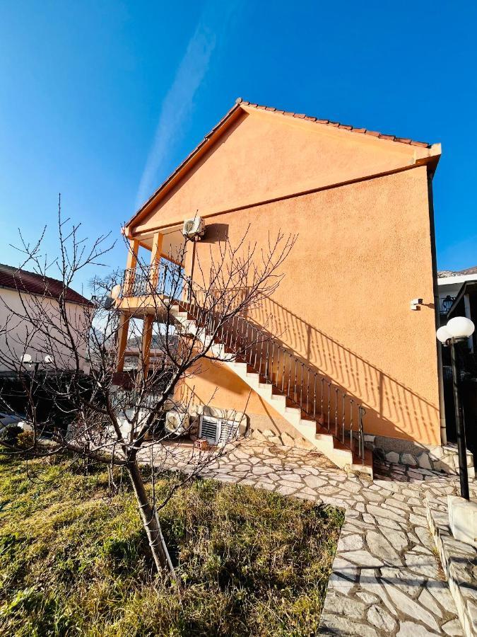 Apartments In Villa Viktoria Sutomore Exterior photo