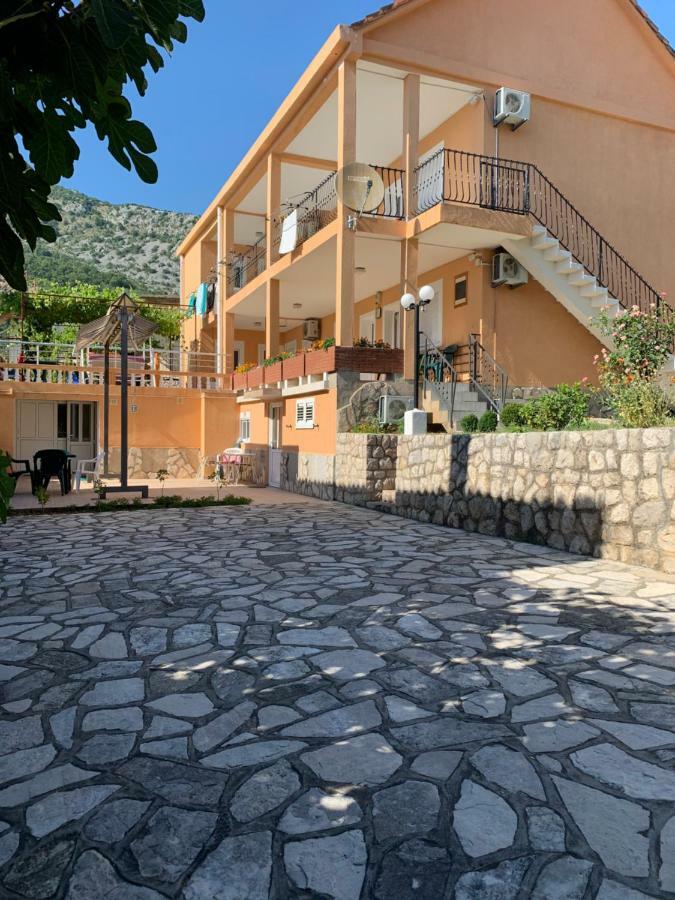 Apartments In Villa Viktoria Sutomore Exterior photo
